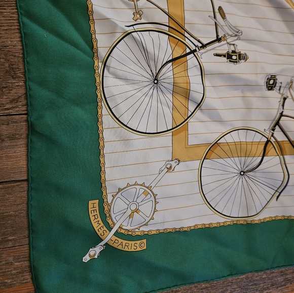 Hermes Les Becanes Silk Scarf - Picture 3 of 7